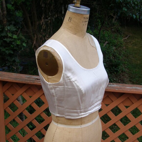 NWT Size L COSHEROOM Off-White 2pc Silk set Crop top and Pants - Picture 8 of 15